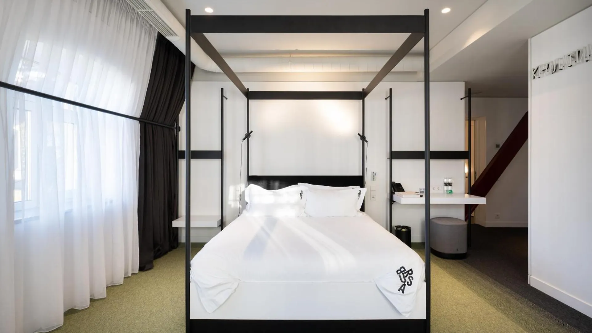 Bursa Hotel Kyjev Ukrajina